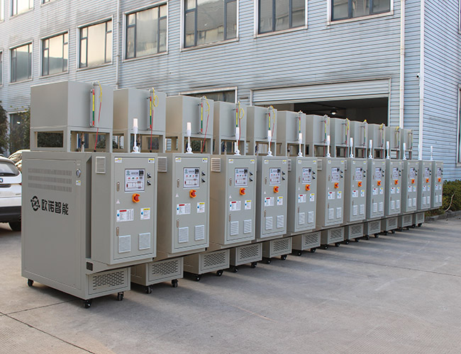 新能源行業(yè)定制油溫機(jī)_12臺(tái)定制機(jī)全部測試合格發(fā)貨